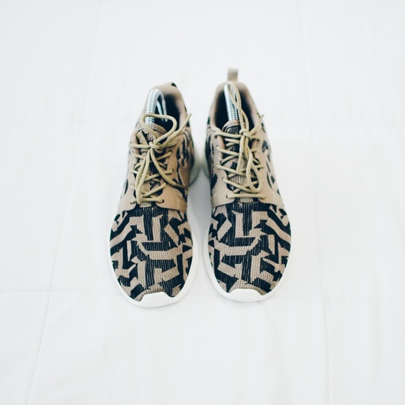 WMNS Nike Rouche ONE KJCRD - Picture 4 of 7